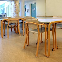 Alastek referenssi Kuuselakeskus Sointu Senioripalvelut hoivakalusteet Mainio-kalustesarja ruokailutilan kalusteet